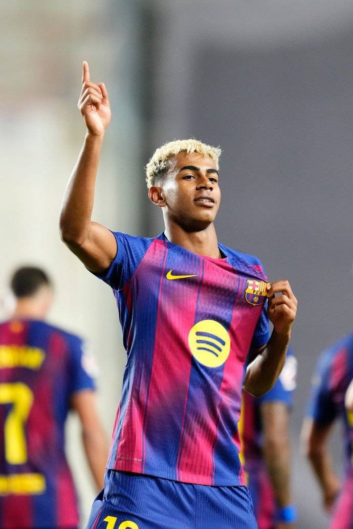 西甲巴萨1比1巴列卡诺，平局背后的原因解析，一周双赛恐失分